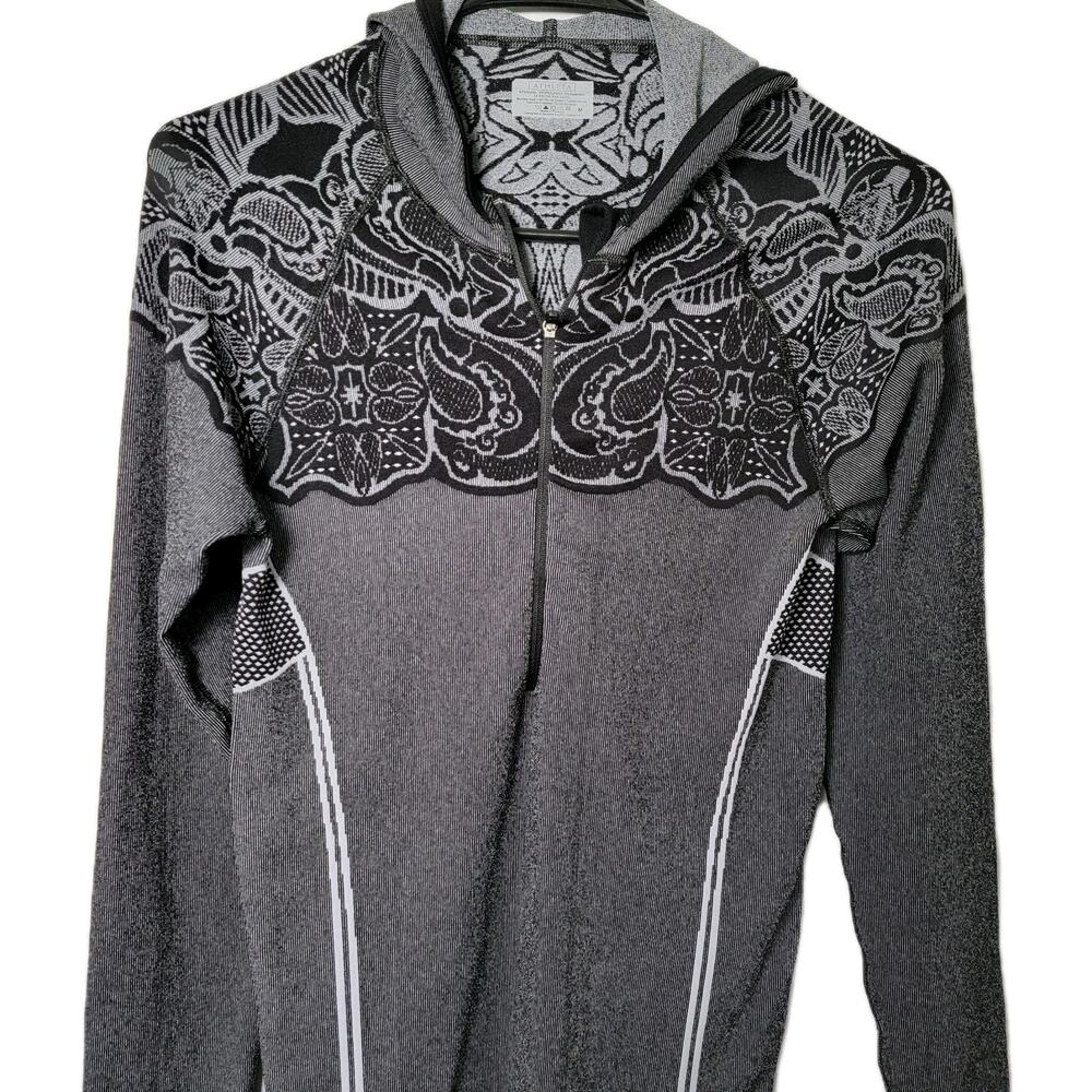 Athleta Stretchy Hoodie Womens M 3/4 Zipper Fitted Activewear Athleisure Comfort - Picture 3 of 11